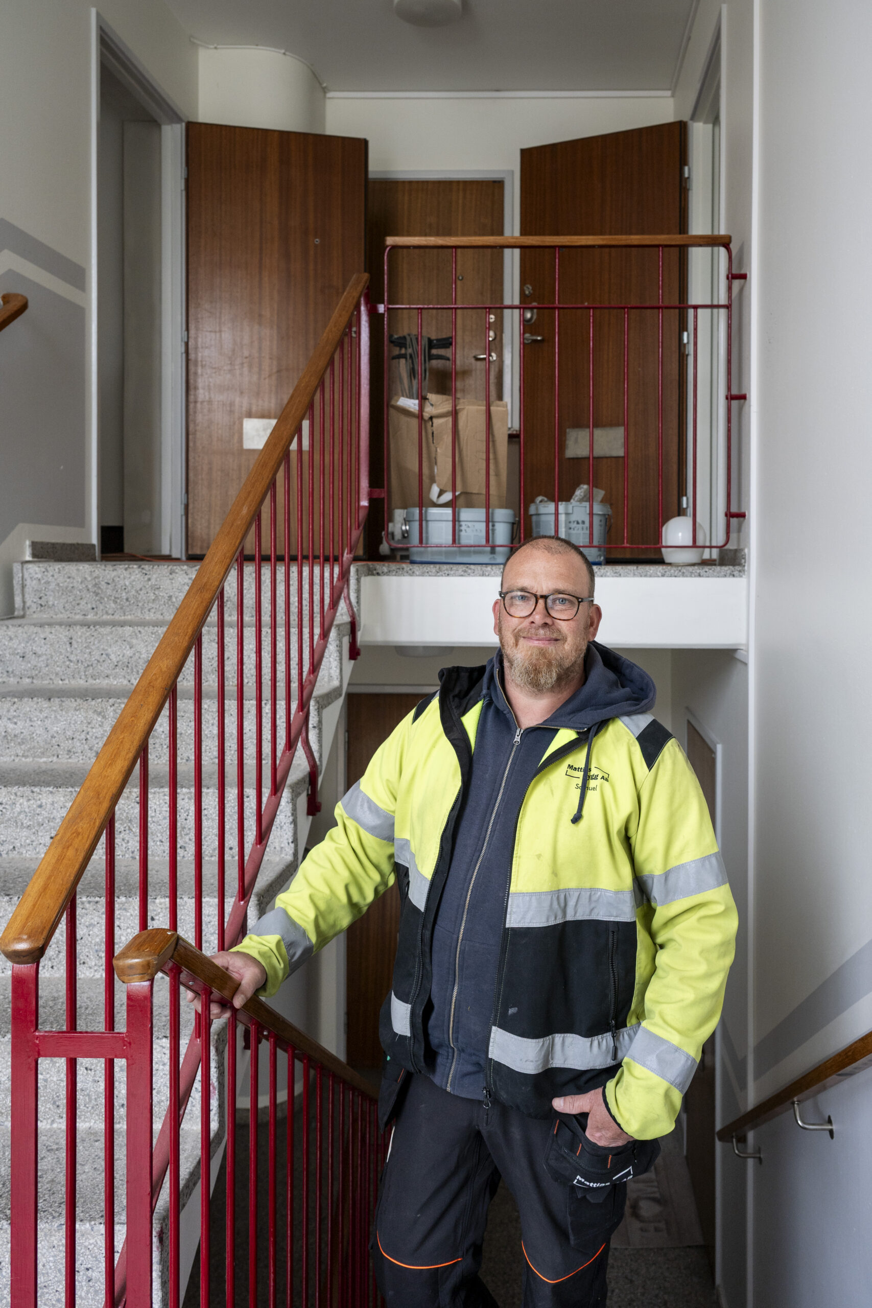 Mattias framför kontoret